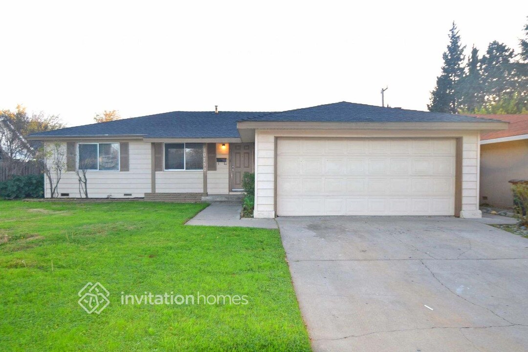 10730 Segovia Way in Rancho Cordova, CA - Building Photo