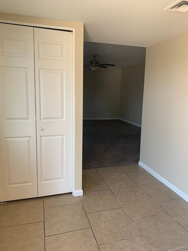 1052 E Carter Dr in Tempe, AZ - Building Photo - Building Photo