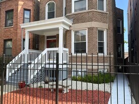 4877 N Ashland Ave in Chicago, IL - Building Photo