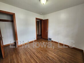 661 Dawson St in Waterloo, IA - Building Photo - Building Photo