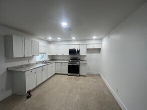 16920 Carmen Ave in Ft. Myers, FL - Building Photo - Building Photo