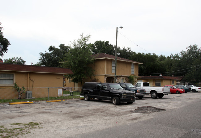 Santos Villas in Tampa, FL - Foto de edificio - Building Photo