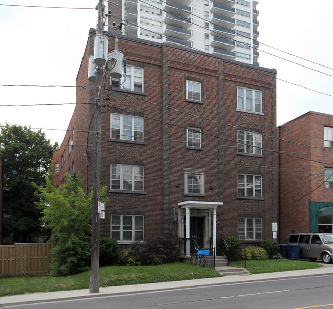 1580 Bathurst St in Toronto, ON - Building Photo - Building Photo