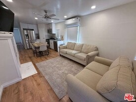 1153 W 2nd St in San Pedro, CA - Building Photo