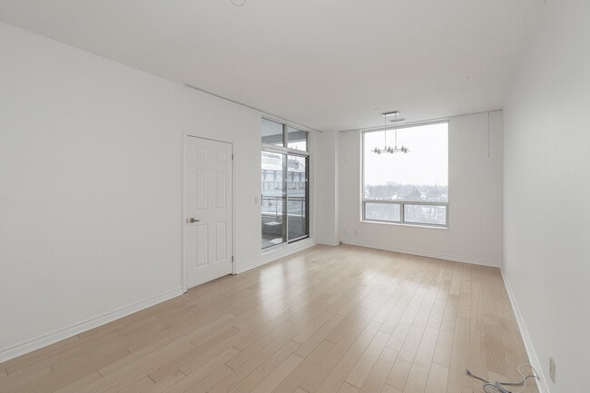 property at 980 Yonge St