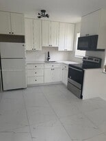 722 NE 8th St in Hallandale Beach, FL - Building Photo