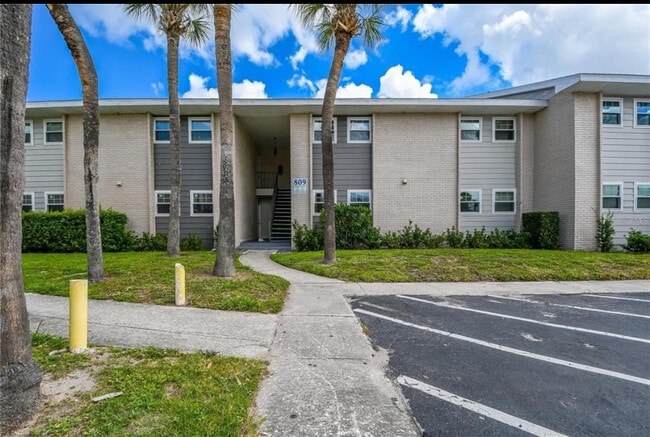 property at 836 Sky Lake Cir