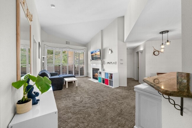11335 Affinity Ct in San Diego, CA - Building Photo - Building Photo