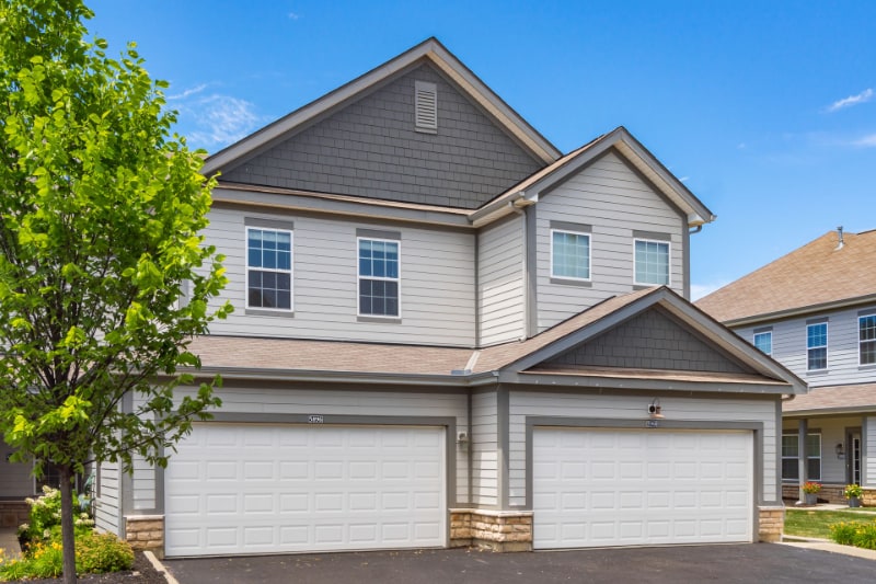 5900 Bluestone Wy in Lewis Center, OH - Foto de edificio