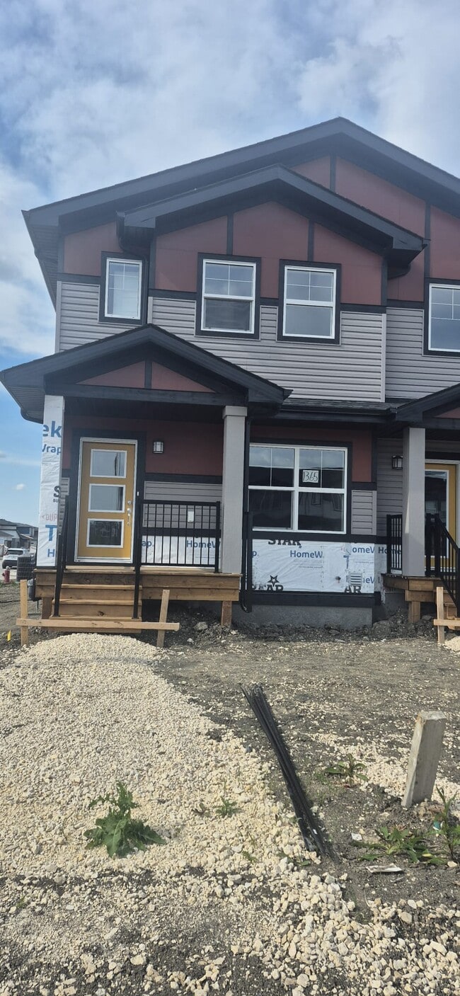 property at 1365 Devonshire Dr W