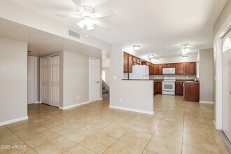 10336 N 62nd Ave in Glendale, AZ - Foto de edificio - Building Photo