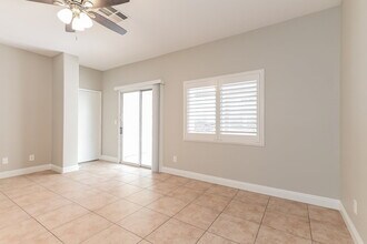 2429 Belt Buckley Dr in Henderson, NV - Building Photo - Building Photo