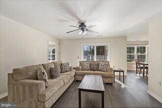 8901 Stone Creek Pl in Pikesville, MD - Building Photo - Building Photo