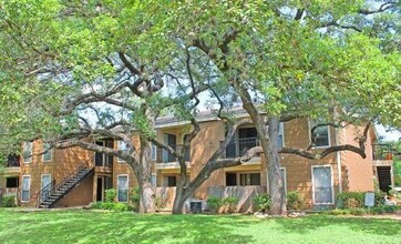 Burning Tree Apartments in San Antonio, TX - Building Photo - Building Photo