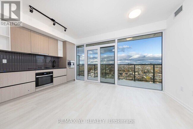 1285 Dupont St in Toronto, ON - Building Photo - Building Photo