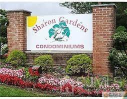 512 Sharon Garden Ct in Woodbridge Township, NJ - Building Photo - Building Photo
