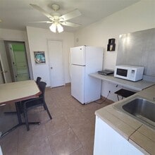 10834 Cayman Mist Dr in Houston, TX - Building Photo - Building Photo