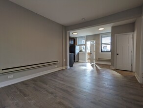 4409 N Wolcott Ave, Unit B2 in Chicago, IL - Building Photo - Building Photo