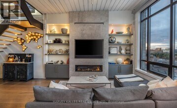 993 Queen St W in Toronto, ON - Building Photo - Building Photo