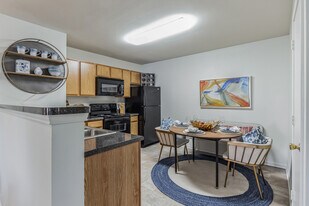 Deer Meadow Village in Columbia, SC - Building Photo