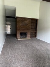 7405 Quailwood Dr-Unit -C in Bakersfield, CA - Building Photo - Building Photo