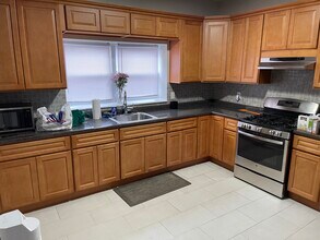 288 2nd Ave W, Unit 1B in Newark, NJ - Foto de edificio - Building Photo