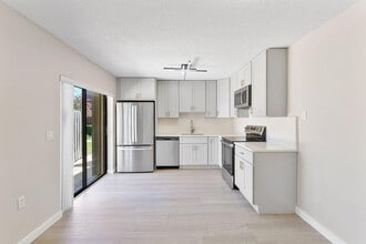 2893 SW 22nd Cir, Unit 46c in Delray Beach, FL - Building Photo - Building Photo