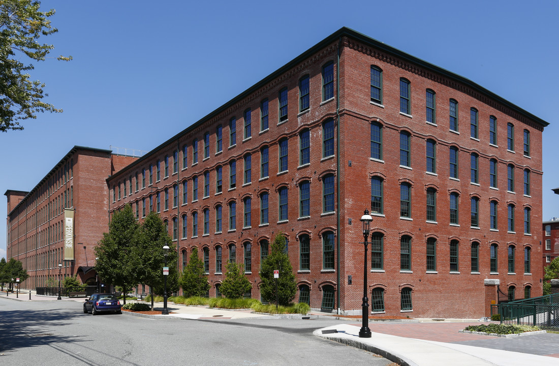 Residences and Lofts at Perkins Park in Lowell, MA - Foto de edificio