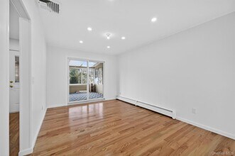 13 Sutherland Dr in Monroe, NY - Building Photo - Building Photo