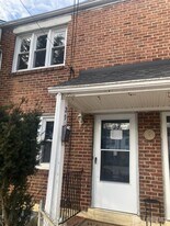 39 Victory Ct in Metuchen, NJ - Building Photo