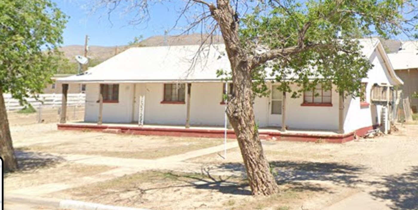 1302 Michigan Ave in Alamogordo, NM - Building Photo