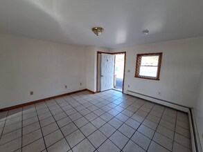 2071 Ulster Ave in Lake Katrine, NY - Building Photo - Building Photo