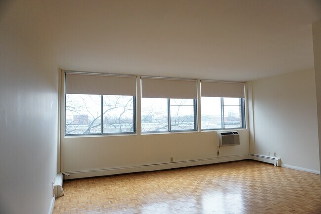 1455 Commonwealth Ave, Unit 704 in Boston, MA - Building Photo - Building Photo