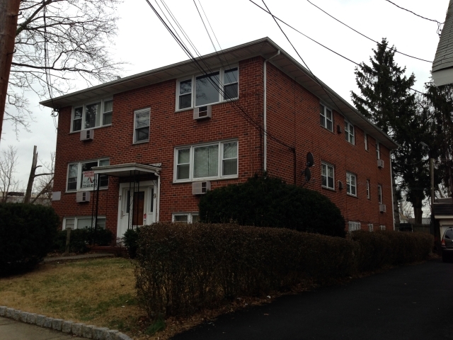 7-9 Rosehill Pl in Irvington, NJ - Foto de edificio