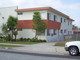 712 W Beach Ave Apartments