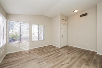 4404 La Lima Ct in Las Vegas, NV - Building Photo - Building Photo