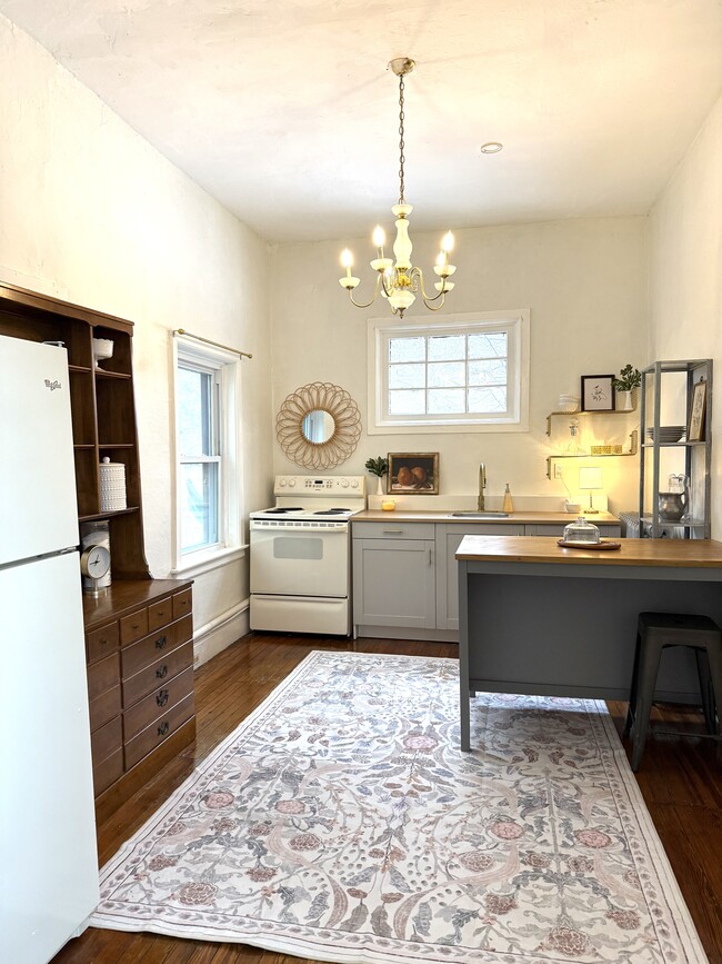 206 N Bethlehem Pike