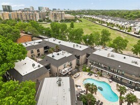 10109 Regal Park Ln, Unit 111 in Dallas, TX - Building Photo