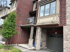 12 Workman Ln in Hamilton, ON - Building Photo - Building Photo