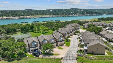 20905 Waterside Dr in Lago Vista, TX - Foto de edificio - Building Photo