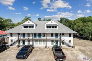 1012 S Acadian Trwy in Baton Rouge, LA - Building Photo