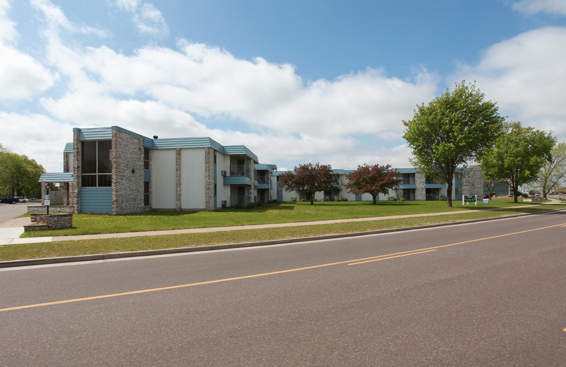 Mac Arthur Fields Apartments in Eau Claire, WI - Building Photo