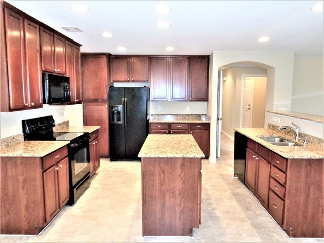2828 S Killarney Way in Aurora, CO - Building Photo - Building Photo