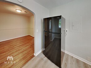 713 Woodward Rd in Birmingham, AL - Foto de edificio - Building Photo