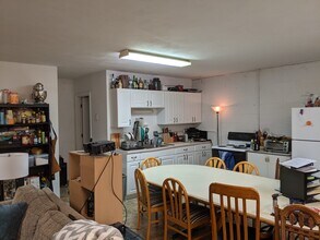 427 Lee St, Unit A in Blacksburg, VA - Foto de edificio - Building Photo