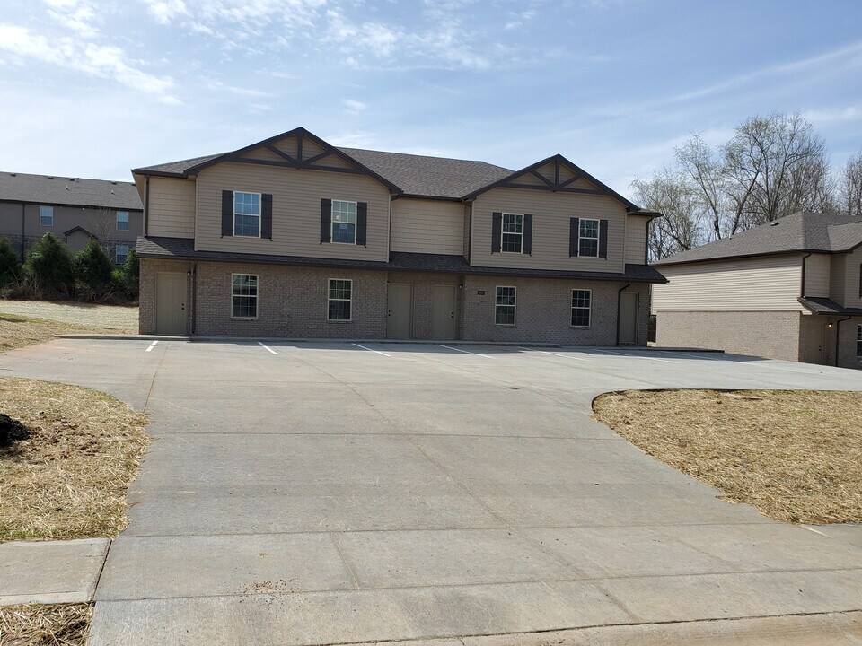 153 Center Pointe Dr, Unit C in Clarksville, TN - Building Photo