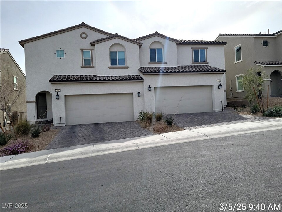 371 Rosefinch St in Henderson, NV - Building Photo