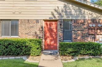 2240 Tarpley Rd in Carrollton, TX - Building Photo - Building Photo