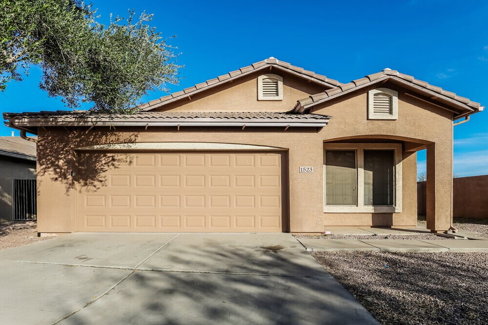 1523 S 84th Dr in Tolleson, AZ - Building Photo