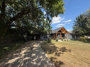 667 Longview Dr in Lexington, KY - Building Photo - Building Photo